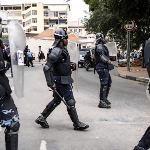 Crise nas Ruas de Luanda: Protestos Contra Aumento dos Combustíveis Escalam em Saques e Vandalismo